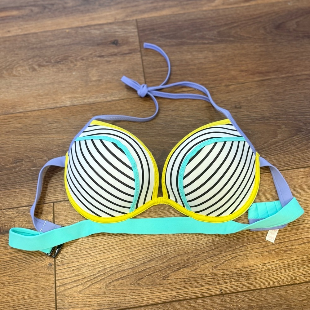 Victoria's Secret Bikini Top size 34DD - Picture 2 of 4